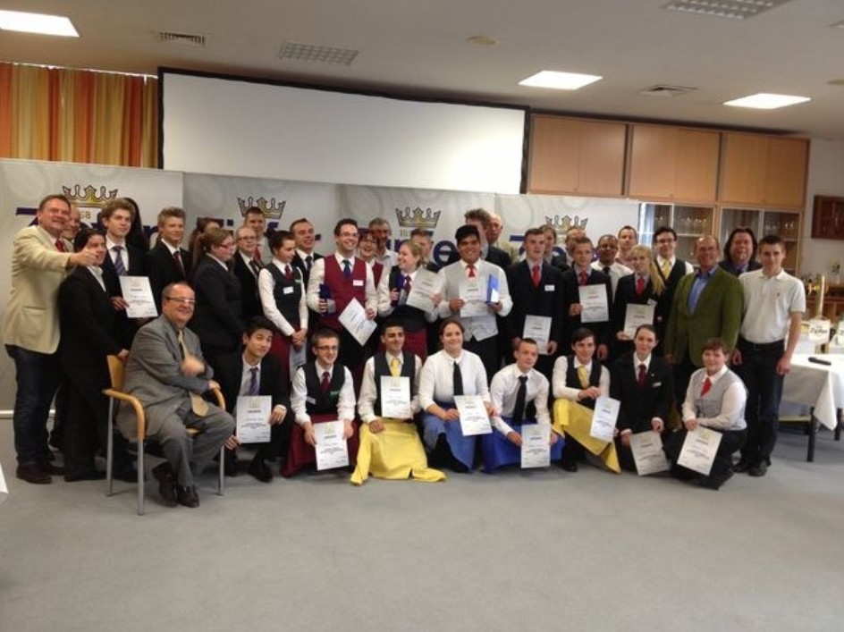 Gruppenfoto - Bierzapfwettbewerb