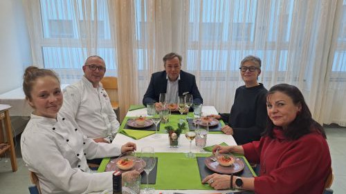 foto-3-mittagessen-in-der-hlw-19 foto-3-mittagessen-in-der-hlw-19